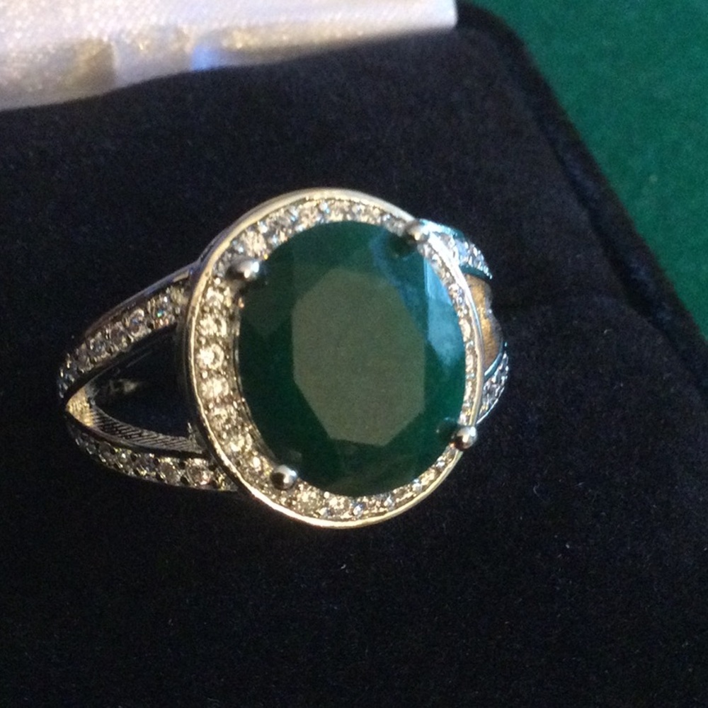 Genuine Emerald Ring - Picture 11 of 11